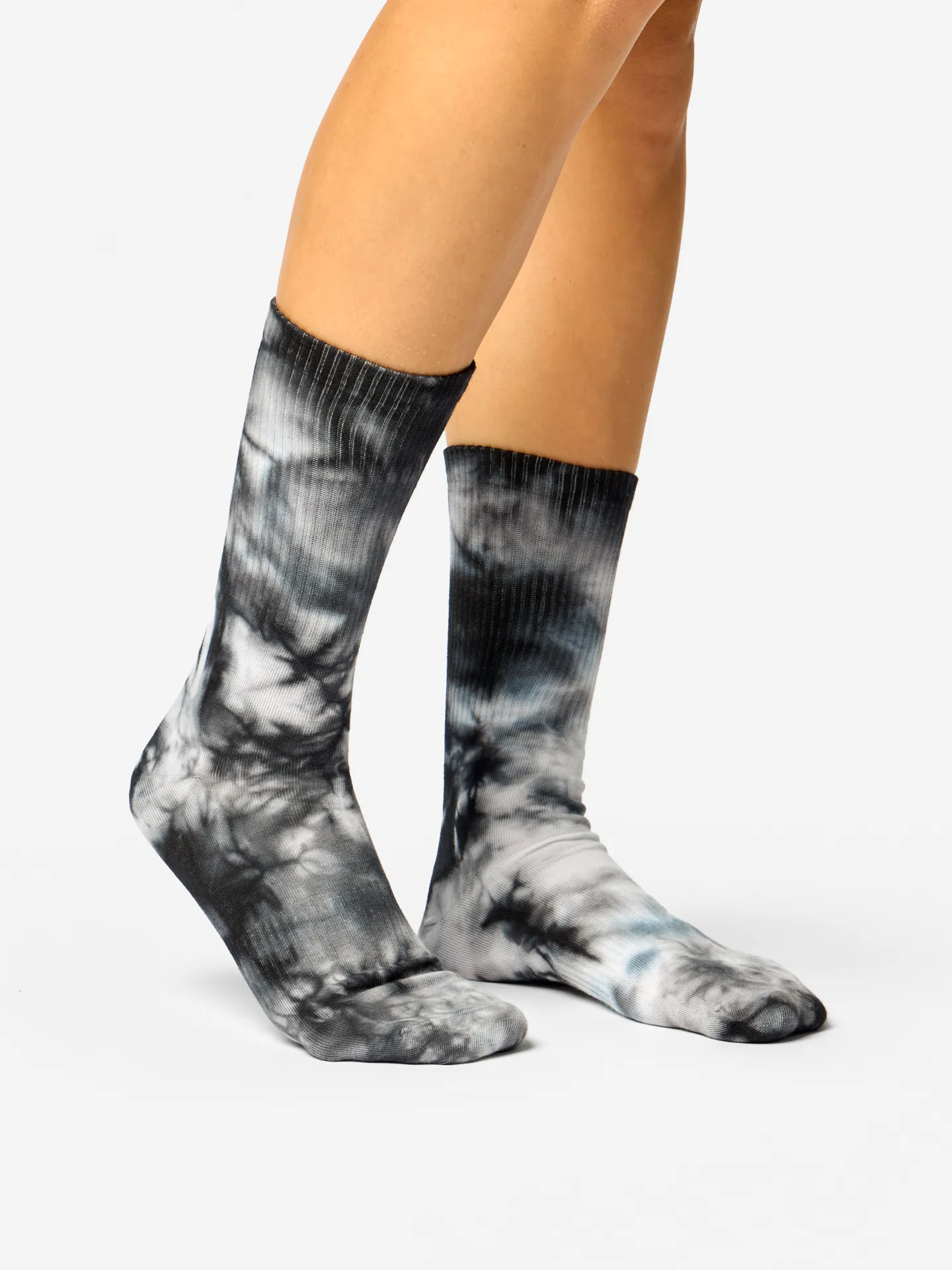 Schwarze gerippte Socken mit Tie-Dye-Effekt - Image 3
