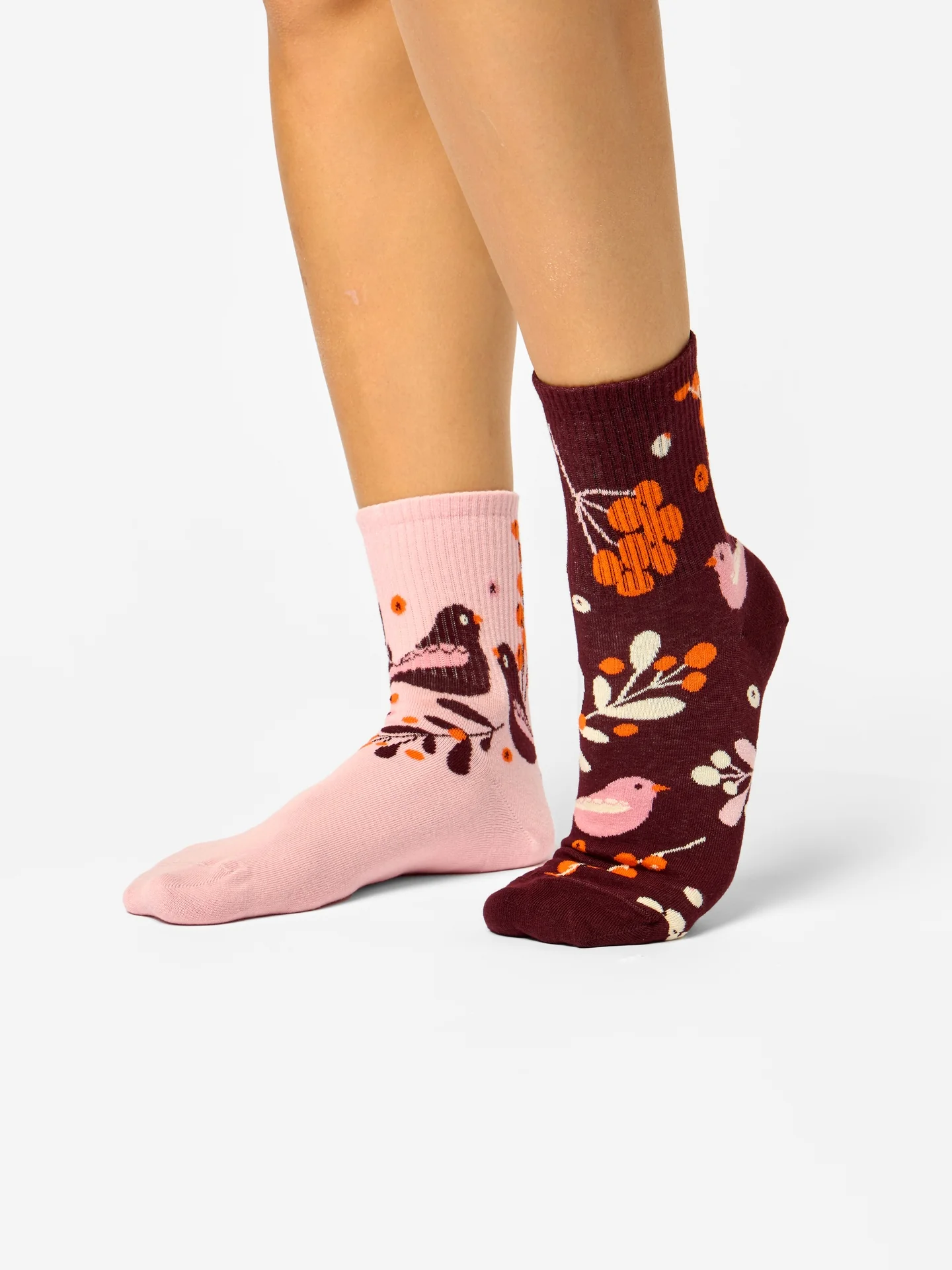 Lustige Crewsocken Vögel und Beeren - Image 2