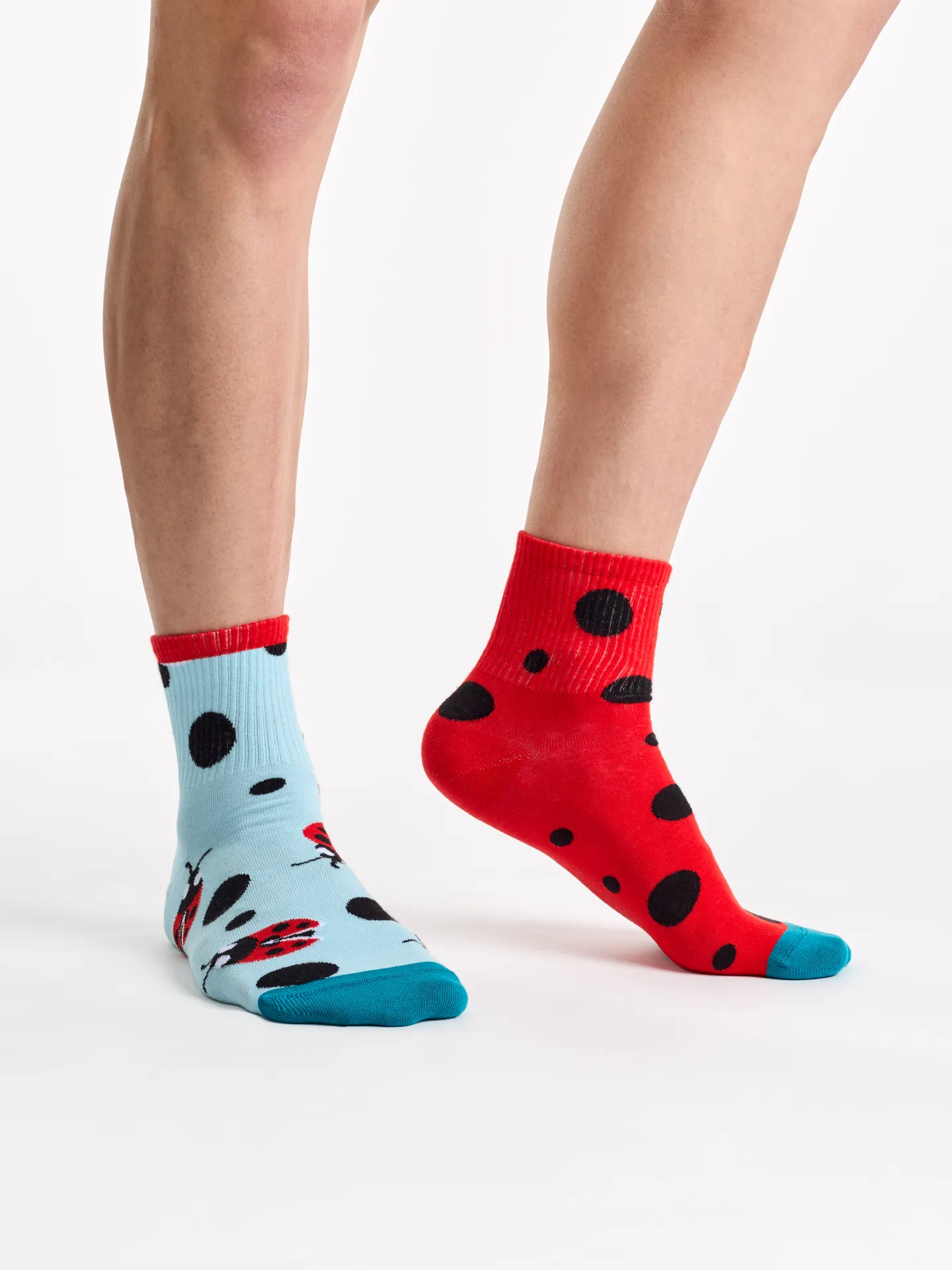 Lustige Crewsocken Marienkäfer und Punkte - Image 2