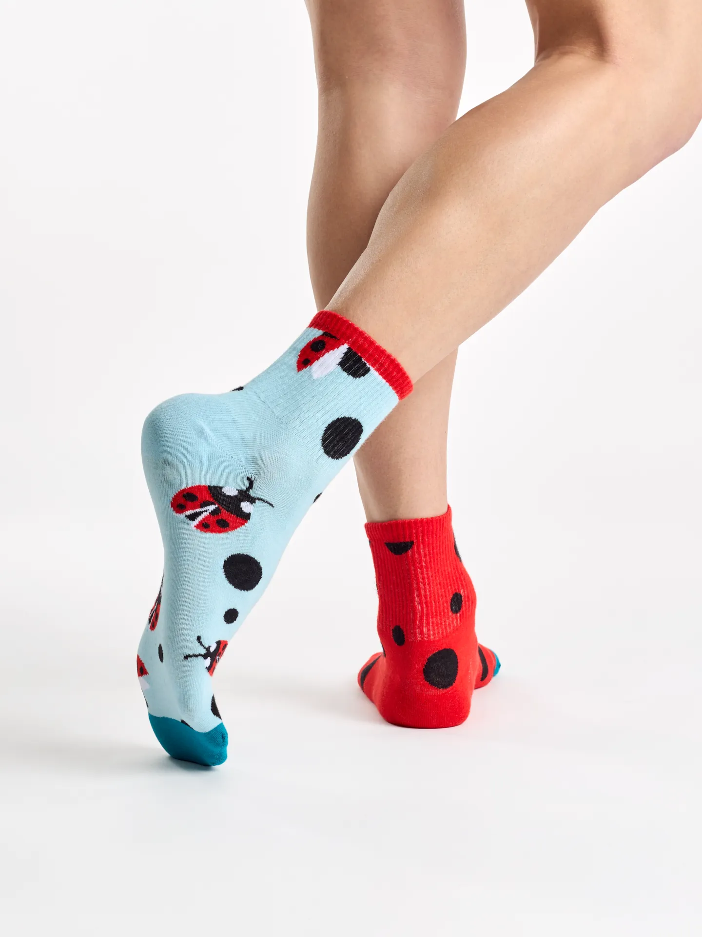 Lustige Crewsocken Marienkäfer und Punkte - Image 3