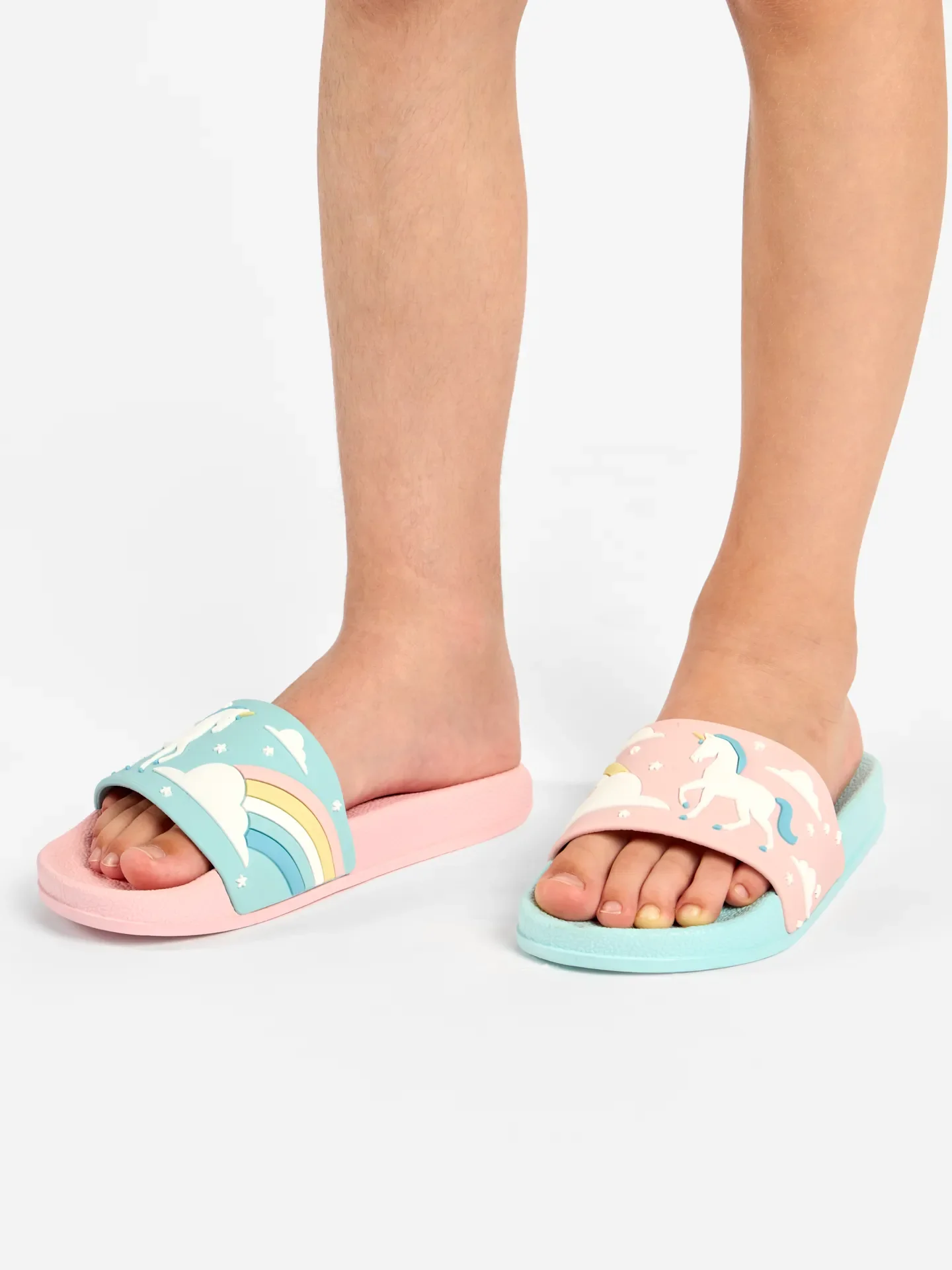 Lustige Pantoletten für Kinder Einhorn und Regenbogen - Image 5