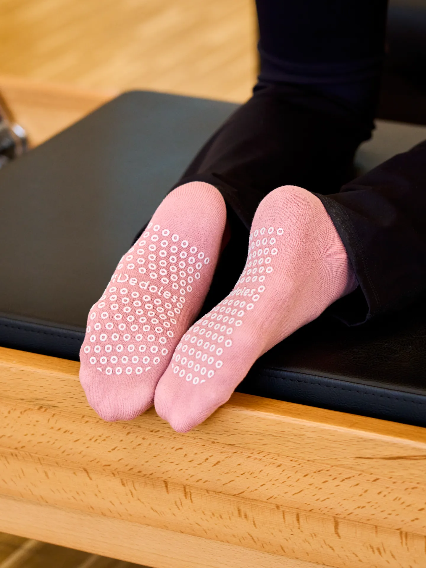 Alte Rose Pilates- & Yoga-Socken - Image 3