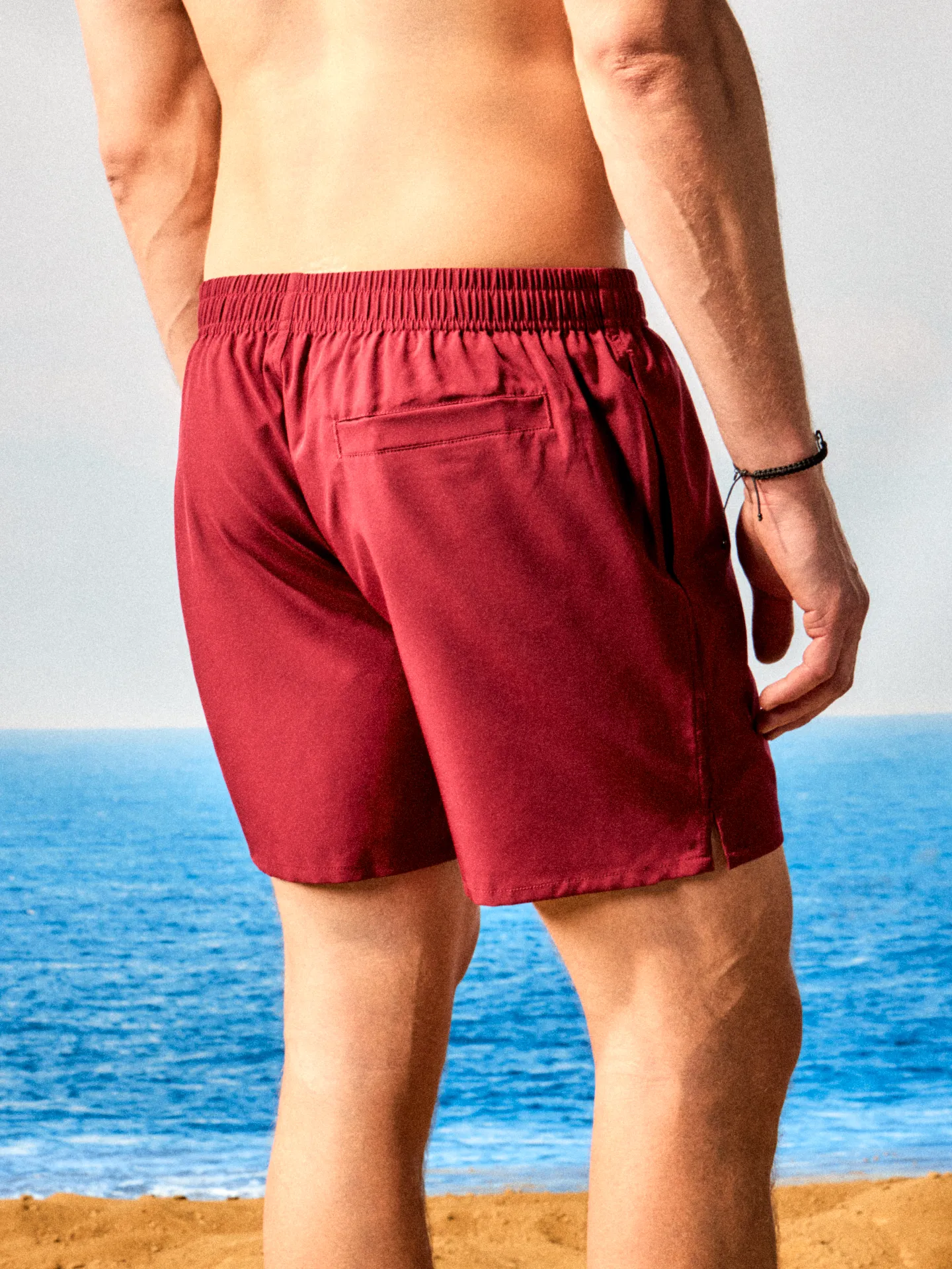 Rhabarberrote Badeshorts für Männer - Image 5