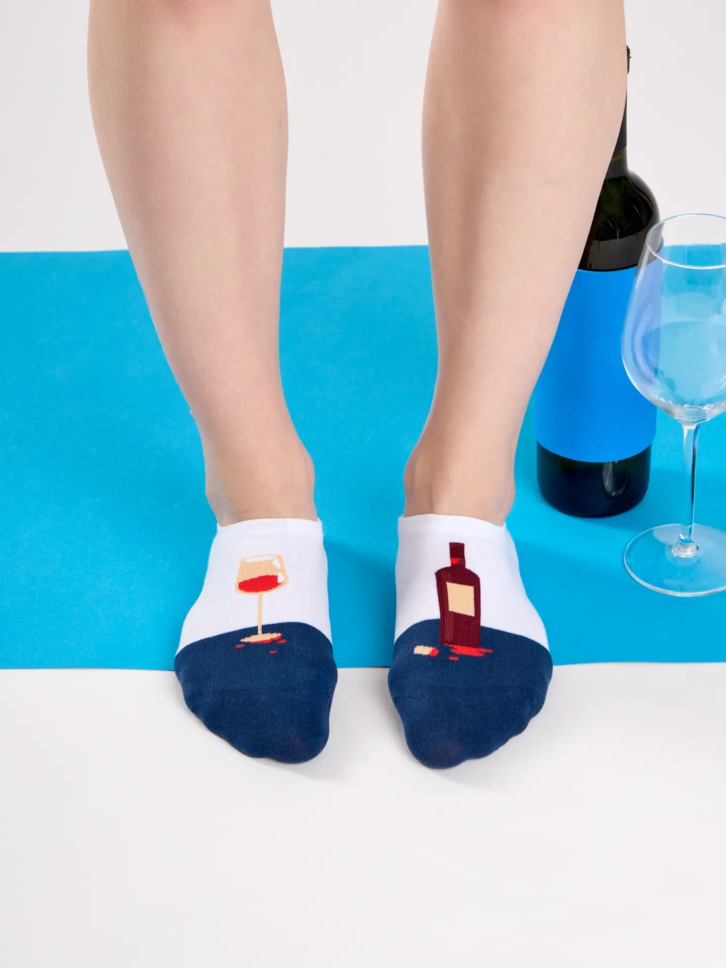 Lustige Sneakersocken Flasche Wein - Image 3