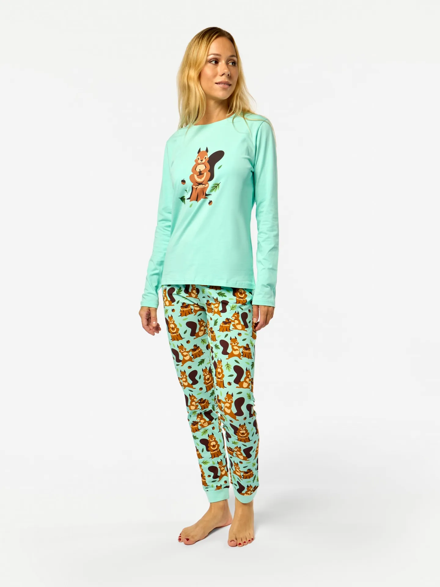 Lustiger Pyjama für Frauen Eichhörnchen im Wald - Image 4